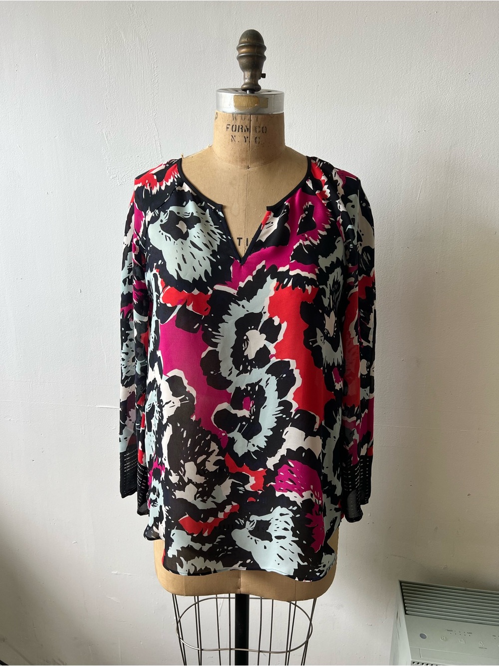 NIC+ZOE Bold Floral V-Neck Blouse - Black, Fuchsia & Red